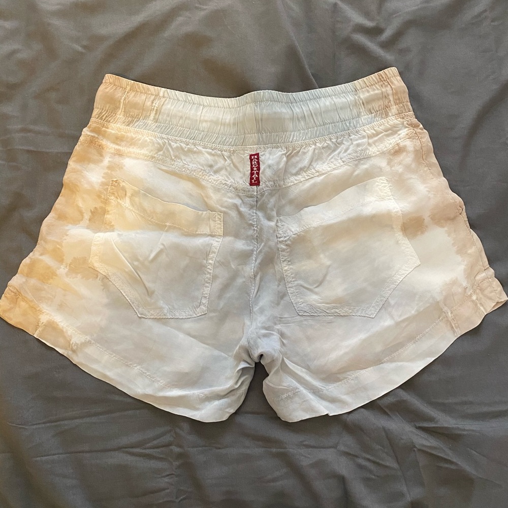 Shorts - Picture 2 of 7